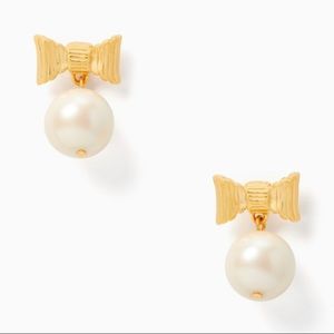 All wrapped up in pearls drop earrings